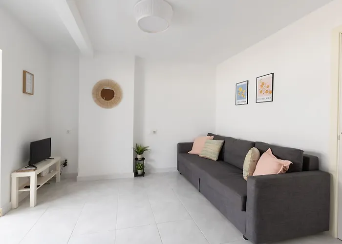 Flat At 15\' Walk From The City Centre